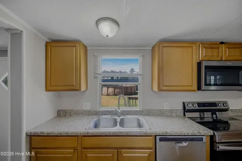 233 Castlebury Lane Hubert NC 28539