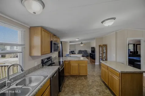 233 Castlebury Lane Hubert NC 28539