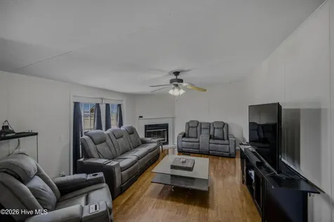 233 Castlebury Lane Hubert NC 28539
