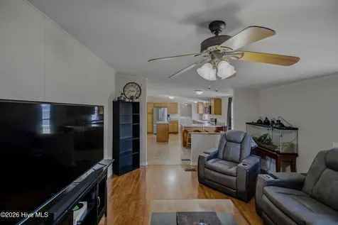 233 Castlebury Lane Hubert NC 28539