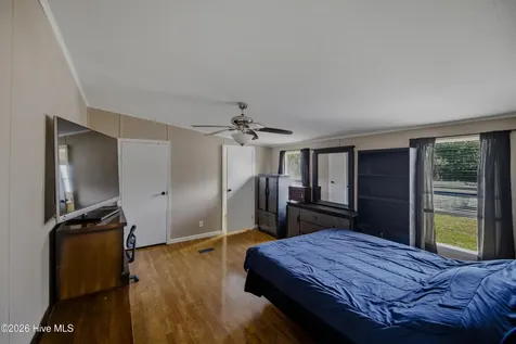233 Castlebury Lane Hubert NC 28539