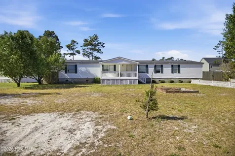 233 Castlebury Lane Hubert NC 28539