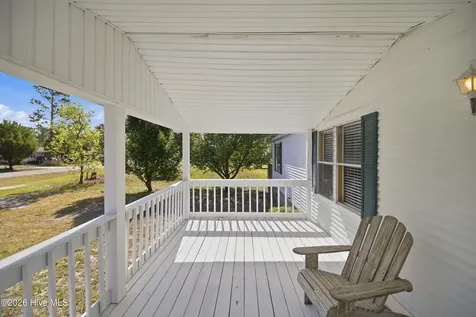 233 Castlebury Lane Hubert NC 28539