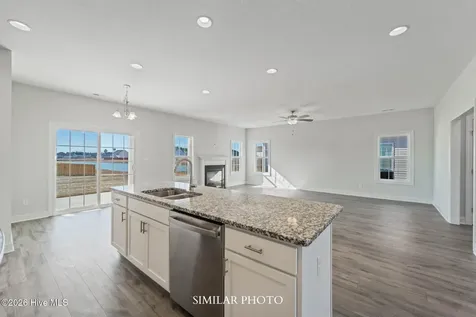 1844 Olde Towne Pointe Boulevard Jacksonville NC 28546