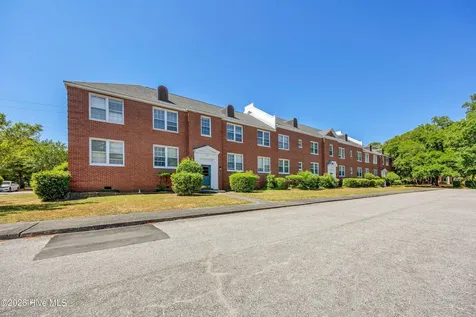 2940 Oleander Drive Wilmington NC 28403