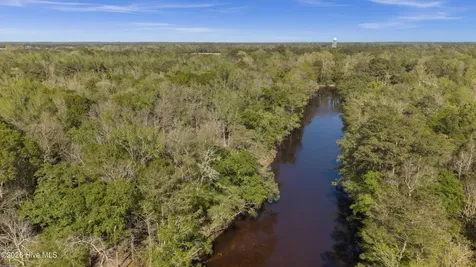 196 Quiet Water Drive Chinquapin NC 28521
