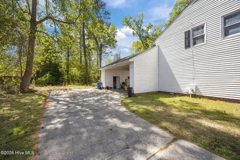 1802 Marshburn Circle Kinston NC 28504