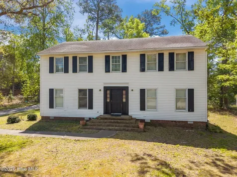 1802 Marshburn Circle Kinston NC 28504