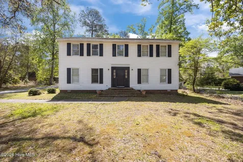 1802 Marshburn Circle Kinston NC 28504