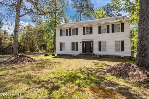 1802 Marshburn Circle Kinston NC 28504