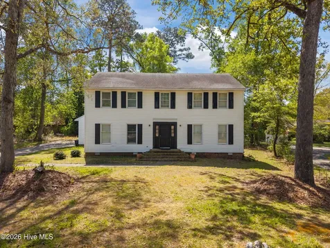 1802 Marshburn Circle Kinston NC 28504