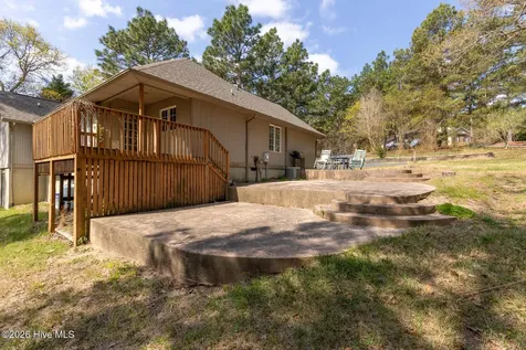 112 Shady Wood Court West End NC 27376
