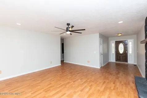 112 Shady Wood Court West End NC 27376