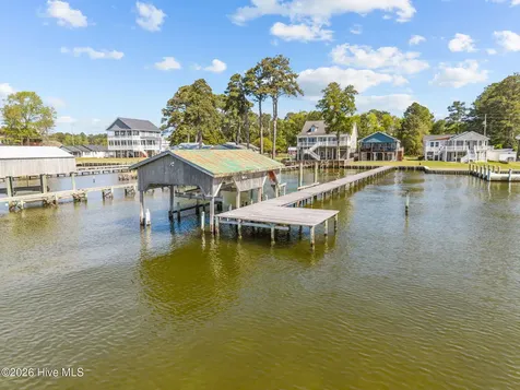 1513 Bayview Road Bath NC 27808