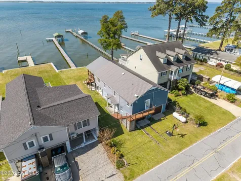 1513 Bayview Road Bath NC 27808