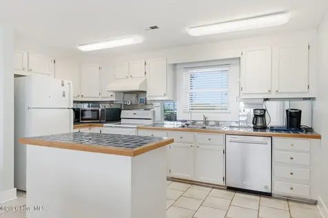 1005 N Anderson Boulevard Topsail Beach NC 28445