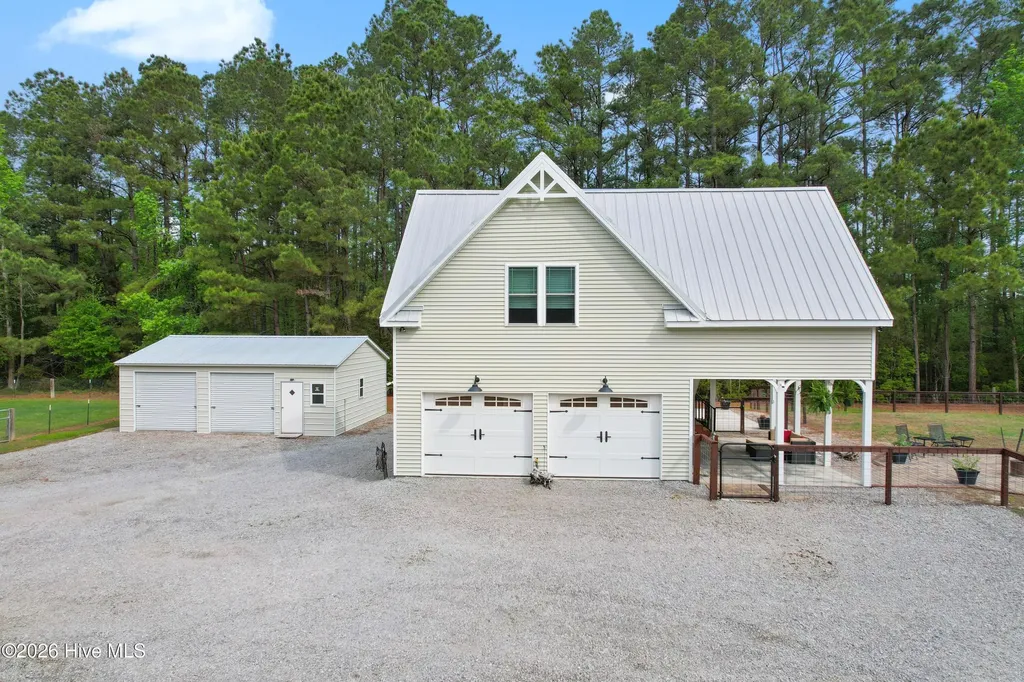 417 Reaves Ferry Road Nakina NC 28455