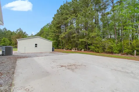 417 Reaves Ferry Road Nakina NC 28455