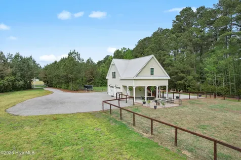417 Reaves Ferry Road Nakina NC 28455