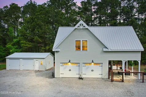 417 Reaves Ferry Road Nakina NC 28455