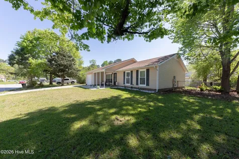 402 Sharon Way Jacksonville NC 28546