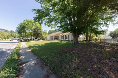 402 Sharon Way Jacksonville NC 28546