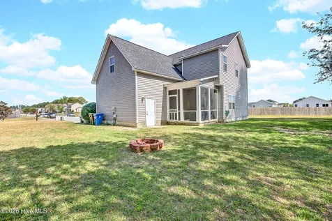 304 Maidstone Drive Richlands NC 28574