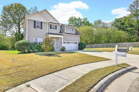 304 Maidstone Drive Richlands NC 28574