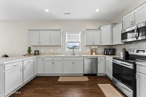 304 Maidstone Drive Richlands NC 28574
