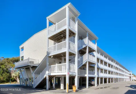 105 SE 58th Street Oak Island NC 28465