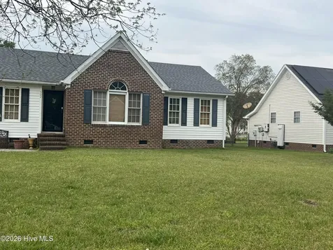 502 Wayne Avenue Tarboro NC 27886