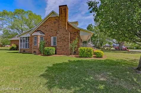 312 W Quinn Street Beulaville NC 28518
