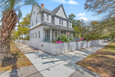 301 E Moore Street Southport NC 28461