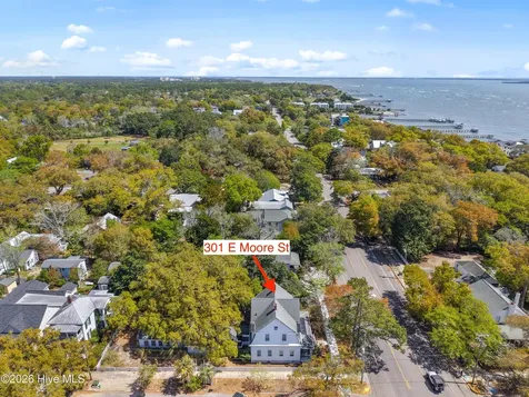 301 E Moore Street Southport NC 28461