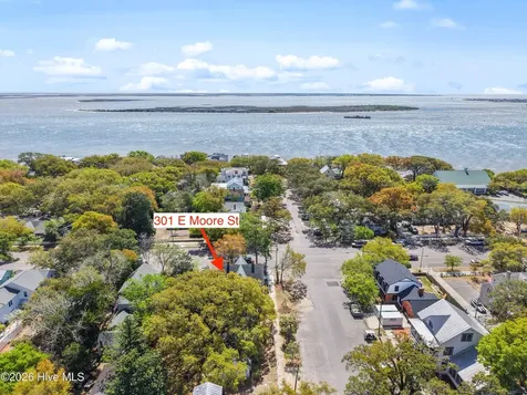 301 E Moore Street Southport NC 28461
