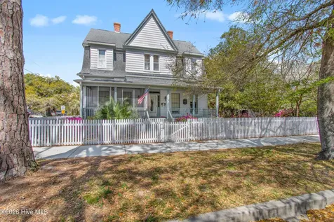301 E Moore Street Southport NC 28461