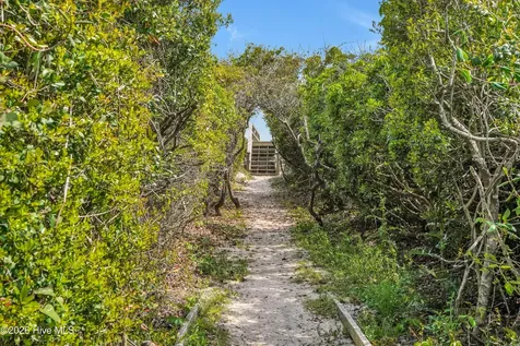 33 Sandy Lane Surf City NC 28445
