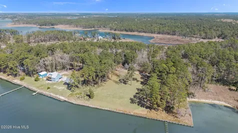 403 Chambers Point Road Belhaven NC 27810