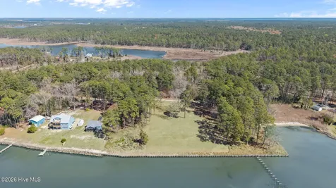 403 Chambers Point Road Belhaven NC 27810