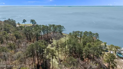 403 Chambers Point Road Belhaven NC 27810