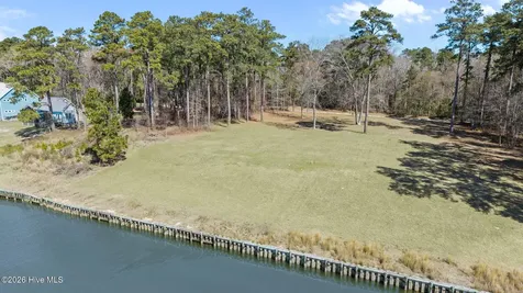 403 Chambers Point Road Belhaven NC 27810