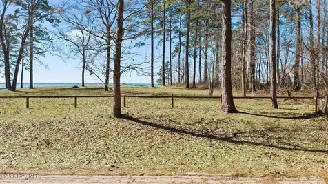 403 Chambers Point Road Belhaven NC 27810