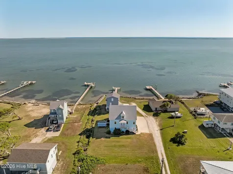 117 Sandfiddler Lane Harkers Island NC 28531