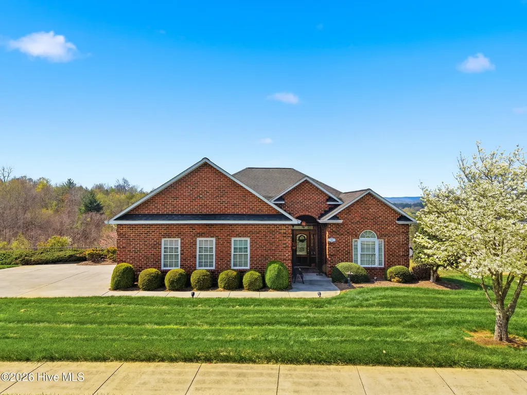 416 Huntington Woods Drive N Lenoir NC 28645