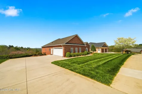 416 Huntington Woods Drive N Lenoir NC 28645
