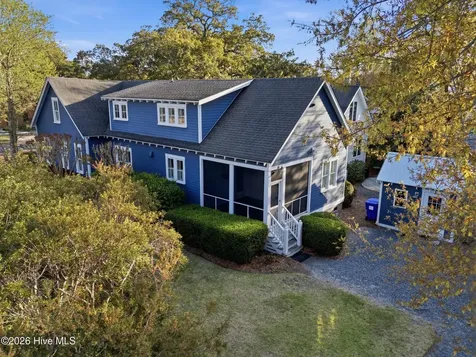 319 E Nash Street Southport NC 28461
