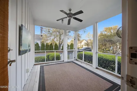 319 E Nash Street Southport NC 28461