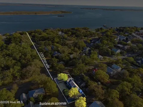 319 E Nash Street Southport NC 28461