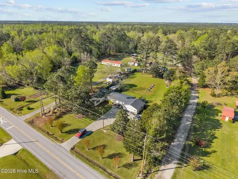 855 Belgrade Swansboro Road Stella NC 28582