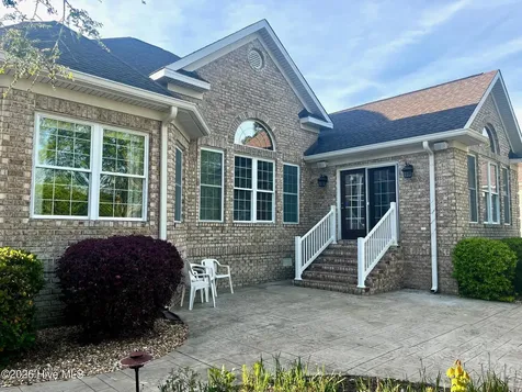 498 Carlton Court SW Ocean Isle Beach NC 28469